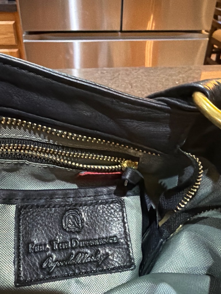 Black Leather Shoulder Bag With Adjustable Strap — image 3 of 5